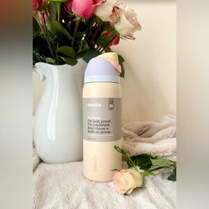 BNWT 32oz Owala FreeSip Tumbler in Sandy Shores